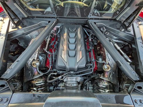 Used 2025 Chevrolet Corvette Stingray Coupe w/ 1LT image 13