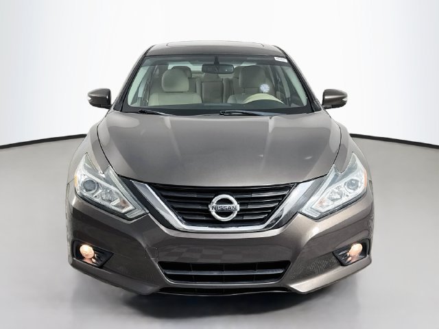 Used 2016 Nissan Altima 2.5 SL w/ Moonroof Package FWD image 2