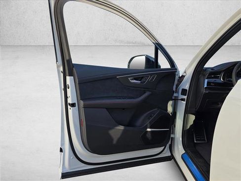 New 2026 Audi SQ7 Prestige image 13