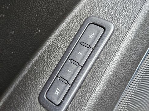 Used 2020 GMC Yukon Denali w/ Denali Premium Package image 22