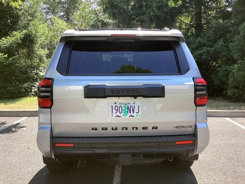 Certified 2025 Toyota 4Runner TRD Off-Road AWD/4WD image 20