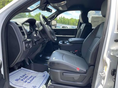 New 2026 RAM 2500 Tradesman w/ Chrome Appearance Group AWD/4WD image 25