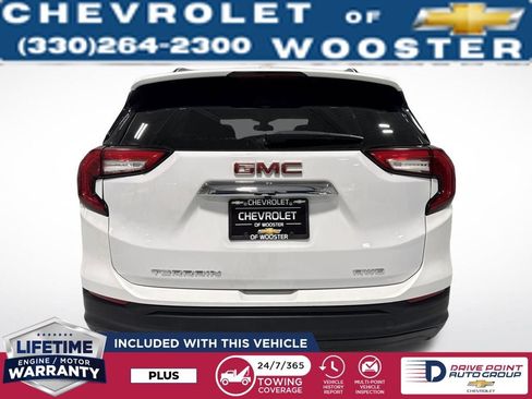 Used 2023 GMC Terrain SLE w/ Driver Convenience Package image 4