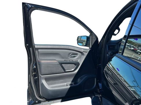Used 2024 Nissan Titan PRO-4X w/ Pro-4x Convenience Package image 20