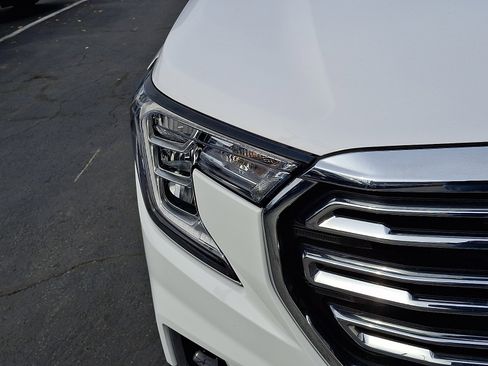 Certified 2022 GMC Terrain SLT image 10