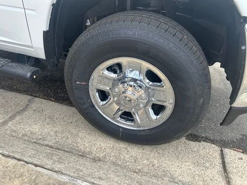 New 2026 RAM 2500 Tradesman AWD/4WD image 25