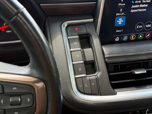 Used 2021 Chevrolet Tahoe High Country w/ Premium Package AWD/4WD image 31