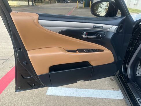 Used 2016 Lexus LS 460 image 16