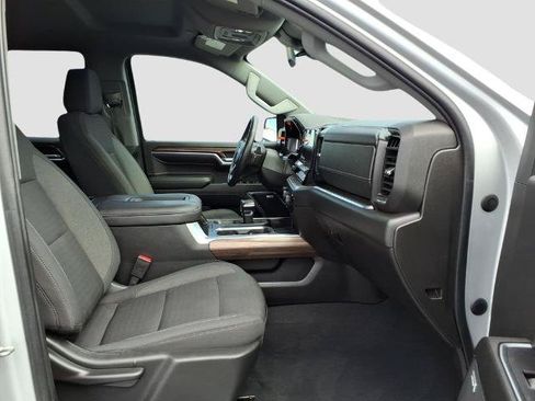 Used 2022 Chevrolet Silverado 1500 RST w/ Convenience Package II AWD/4WD image 10