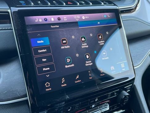 Used 2022 Jeep Grand Cherokee Limited 4xe image 26