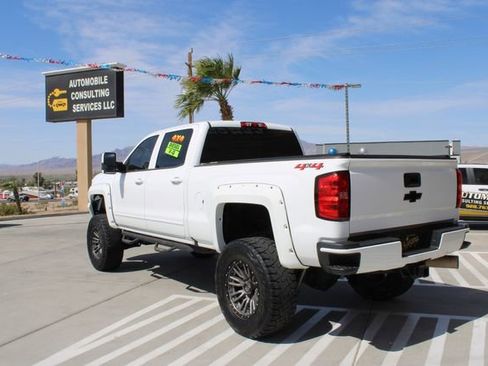 Used 2019 Chevrolet Silverado 2500 LT AWD/4WD image 3