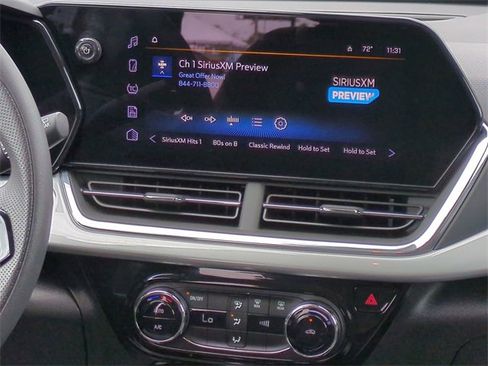 Certified 2025 Chevrolet Trax LT image 19