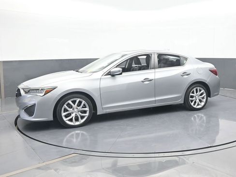 Used 2019 Acura ILX image 2