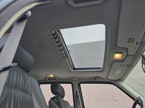 Used 2002 Land Rover Range Rover HSE image 10