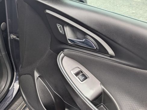 Used 2022 Chevrolet Malibu LT FWD image 35