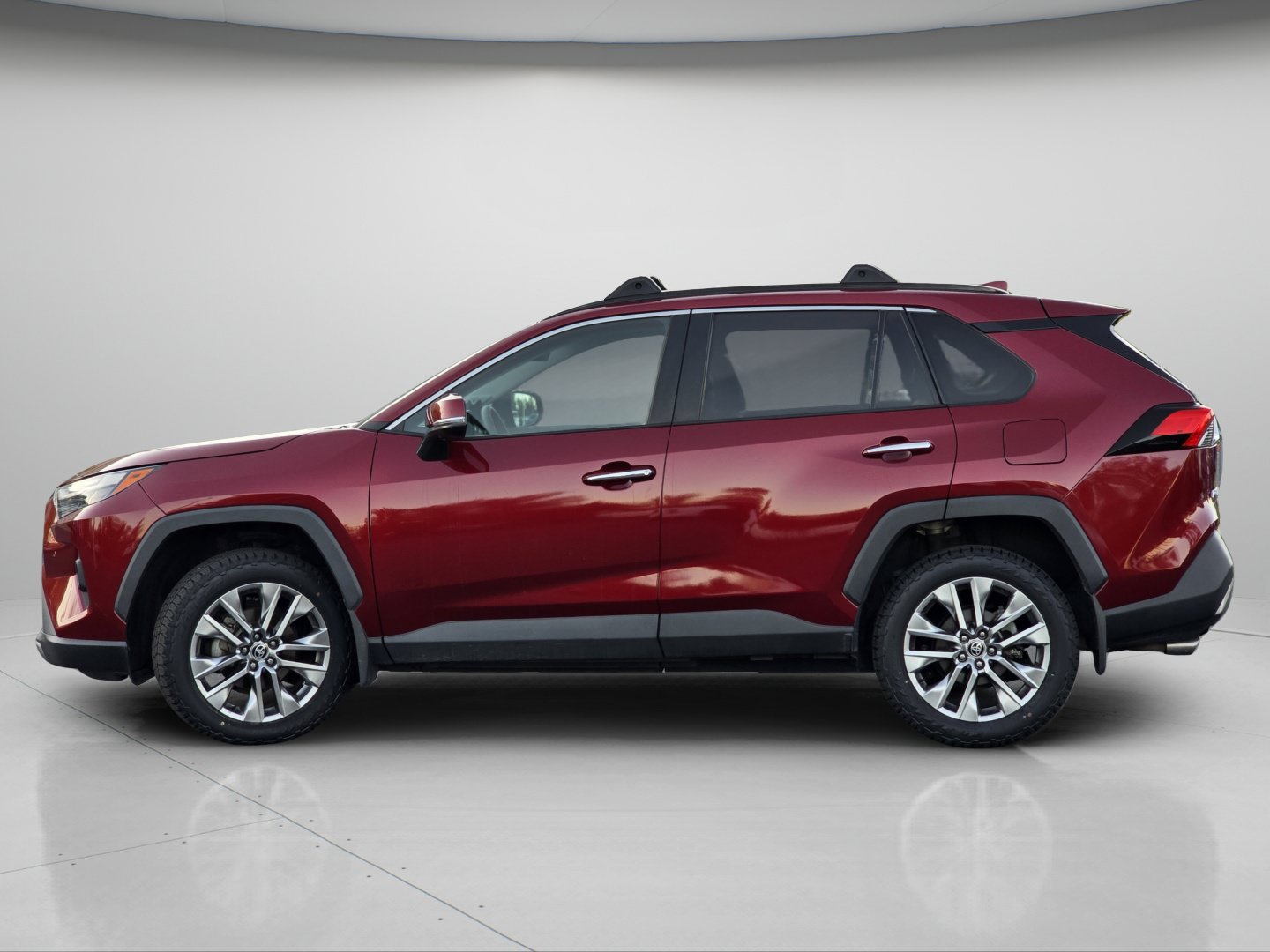 Used 2023 Toyota RAV4 Limited AWD/4WD image 25