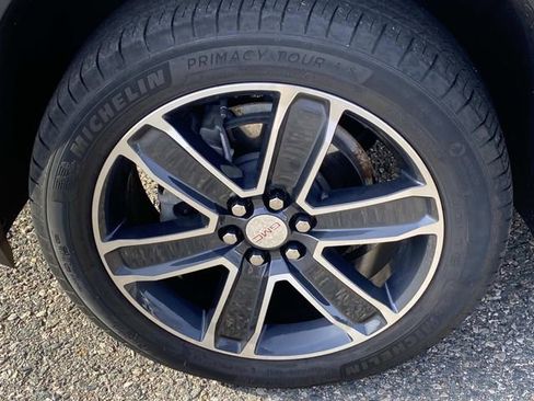 Used 2023 GMC Acadia SLT w/ Technology Package image 33