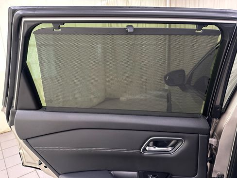 Used 2026 Nissan Rogue Platinum w/ Platinum Premium Package image 35