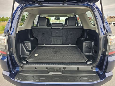 Used 2021 Toyota 4Runner SR5 Premium w/ Moonroof Package AWD/4WD image 13