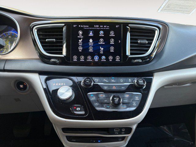 Used 2017 Chrysler Pacifica Touring-L Plus w/ Advanced Safetytec Group FWD image 8