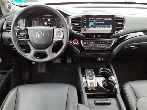 Used 2021 Honda Pilot Touring image 13
