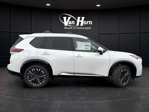 New 2026 Nissan Rogue Platinum w/ Platinum Premium Package image 2