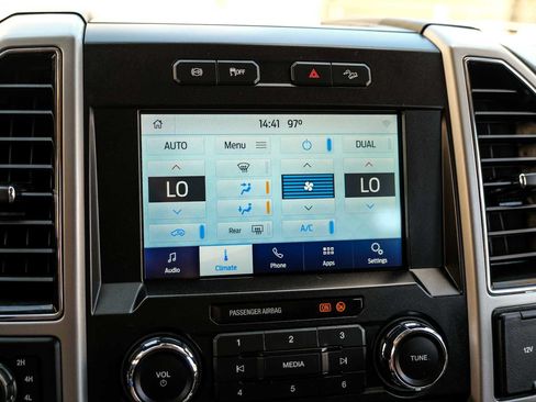Used 2021 Ford F250 Lariat w/ Lariat Value Package AWD/4WD image 29