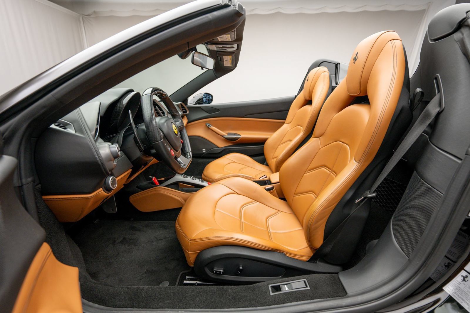 Used 2017 Ferrari 488 Spider RWD image 18