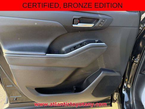 Certified 2023 Toyota Highlander Bronze Edition AWD/4WD image 23