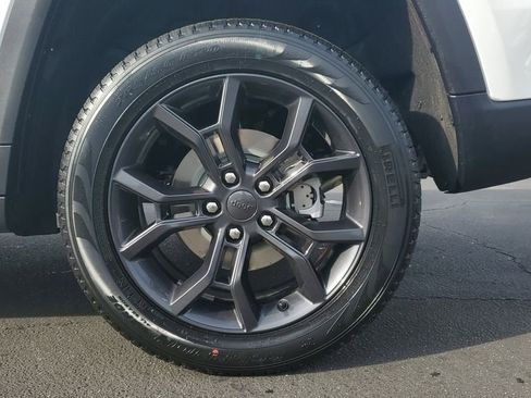 New 2025 Jeep Grand Cherokee Limited image 6