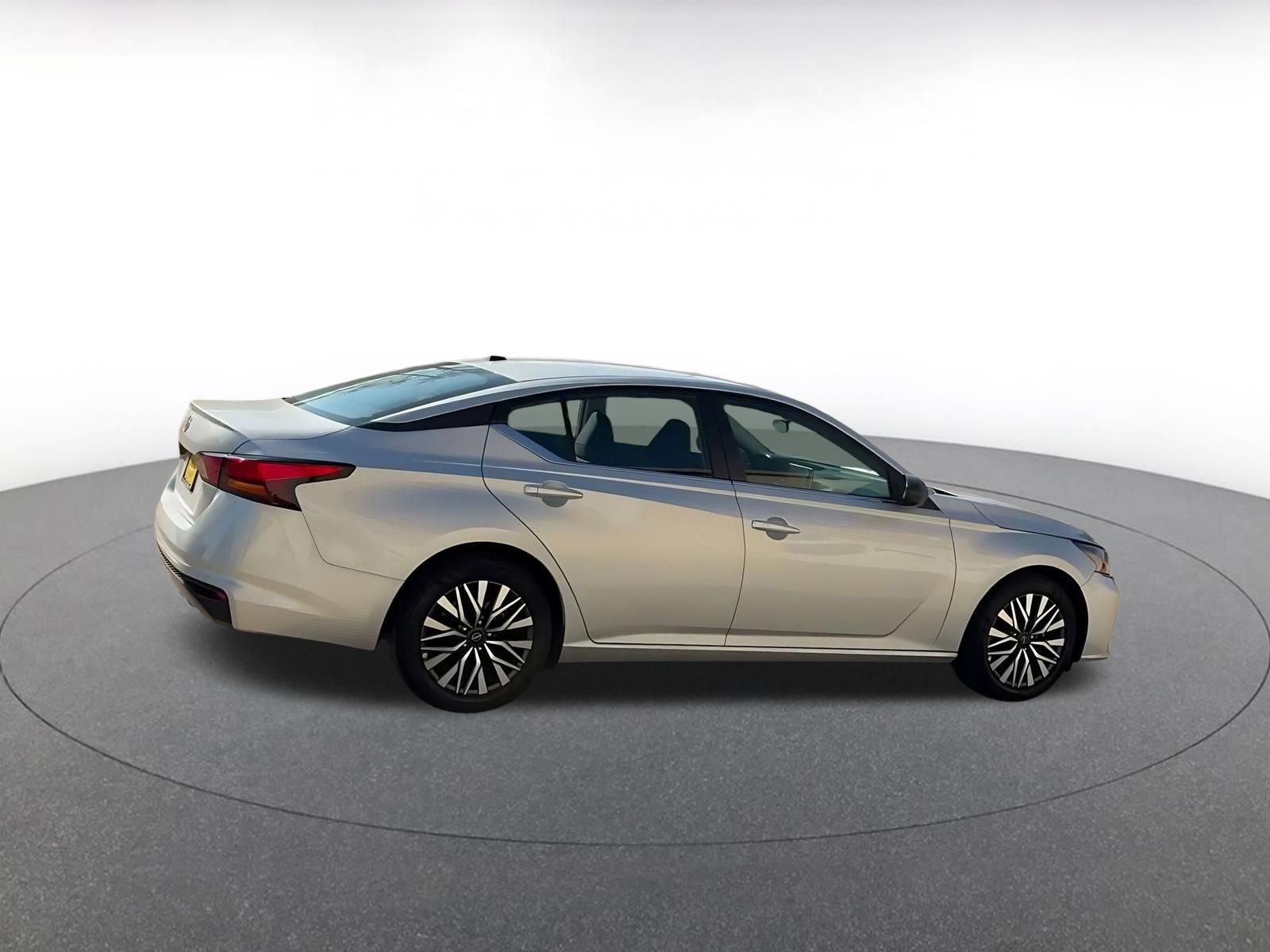 Used 2026 Nissan Altima 2.5 SV FWD image 13