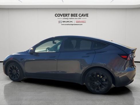 Used 2021 Tesla Model Y Long Range image 6