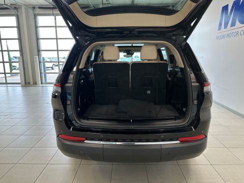 Used 2021 Jeep Grand Cherokee L Limited AWD/4WD image 7