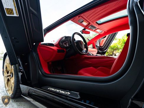 Used 2022 Lamborghini Aventador Countach image 36