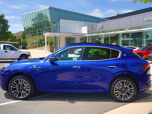 New 2024 Maserati Grecale GT image 8