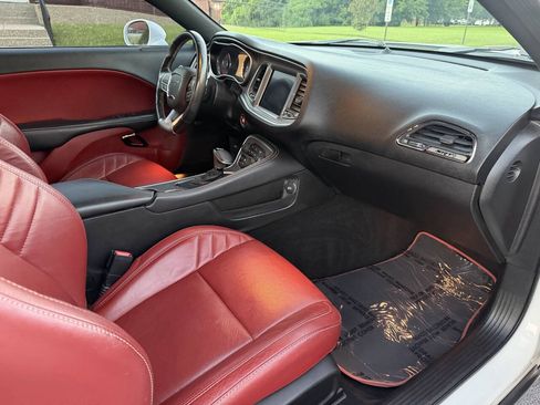 Used 2019 Dodge Challenger SRT Hellcat w/ Laguna Leather Package RWD image 25