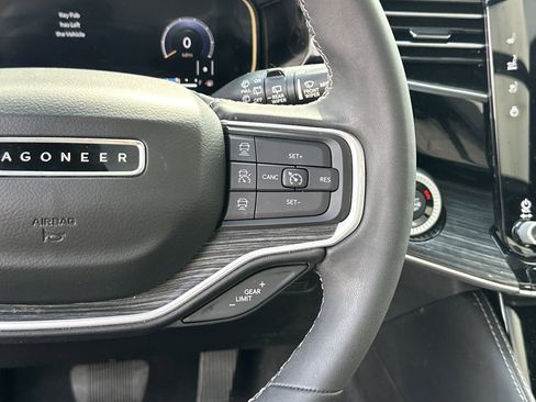 Used 2022 Jeep Wagoneer Series III w/ Premium Group I image 29