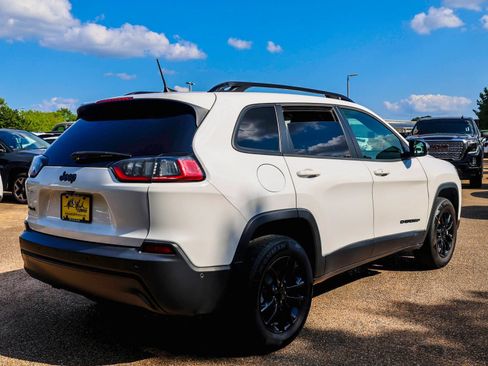 Used 2023 Jeep Cherokee Altitude Lux AWD/4WD image 6