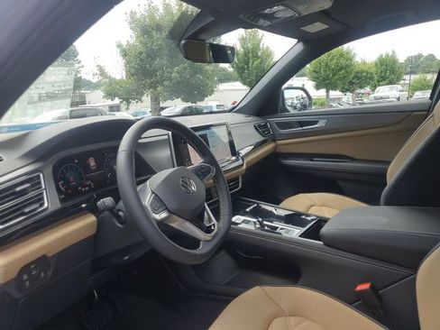 New 2026 Volkswagen Atlas Cross Sport SE FWD image 19