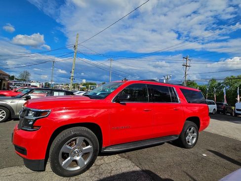 Used 2020 Chevrolet Suburban LT AWD/4WD image 2