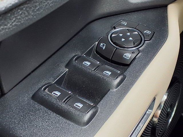 Used 2018 Ford Expedition Platinum RWD image 16