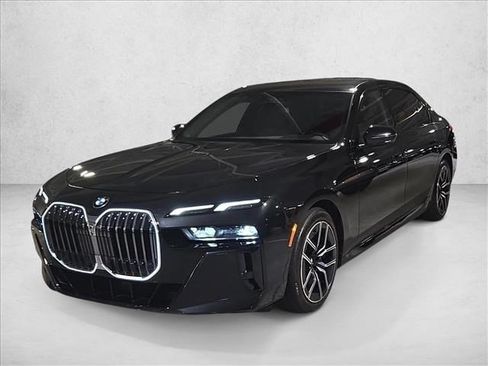 Used 2025 BMW 740i xDrive AWD/4WD image 1