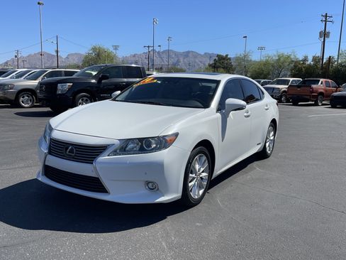 Used 2014 Lexus ES 300h FWD image 1