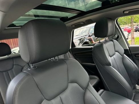 Used 2020 Audi Q5 e Prestige w/ Prestige Package AWD/4WD image 37