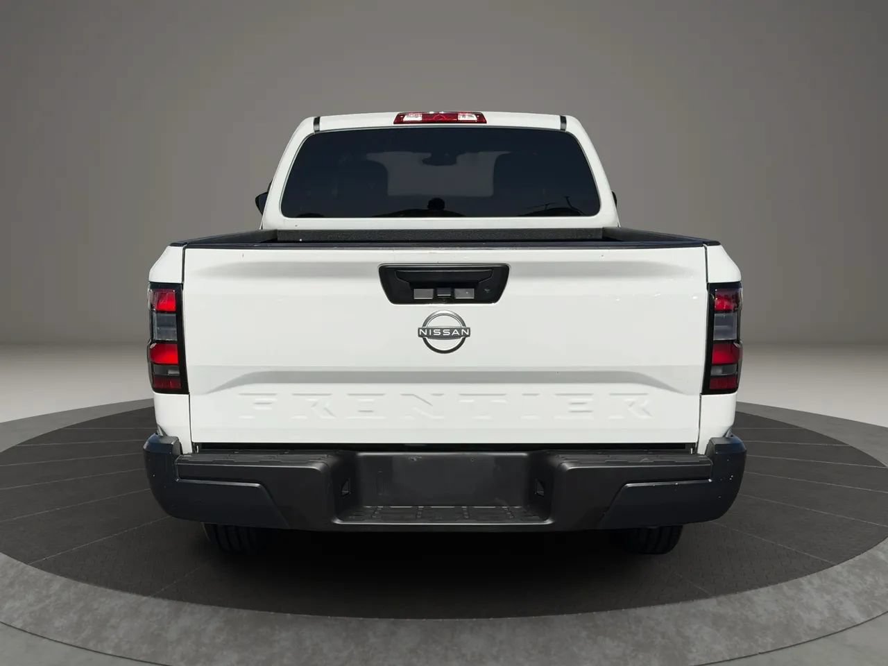 Used 2022 Nissan Frontier S RWD image 5