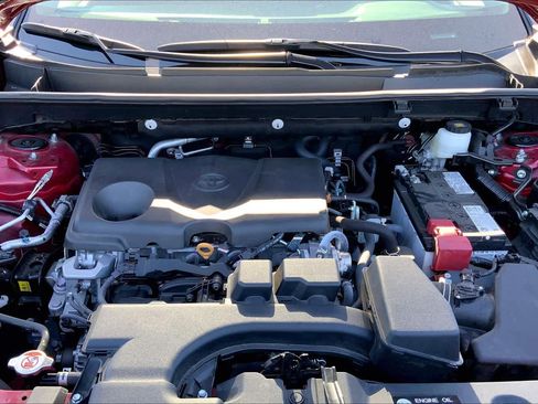 Certified 2025 Toyota RAV4 LE AWD/4WD image 31