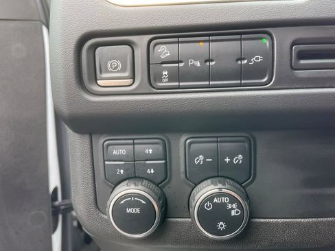 Used 2021 Chevrolet Suburban Z71 image 15