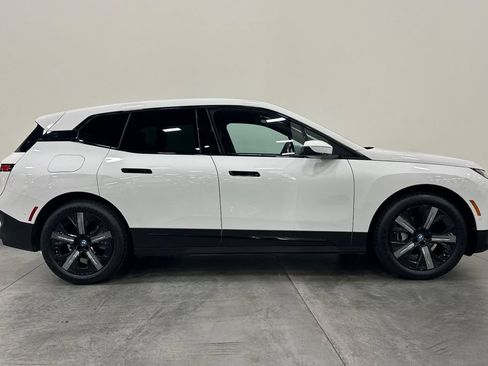 Used 2024 BMW iX xDrive50 AWD/4WD image 3