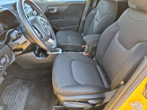 Used 2016 Jeep Renegade Latitude w/ Safety & Security Group AWD/4WD image 16