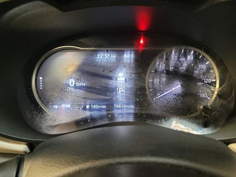 Used 2021 Nissan Versa SV image 23